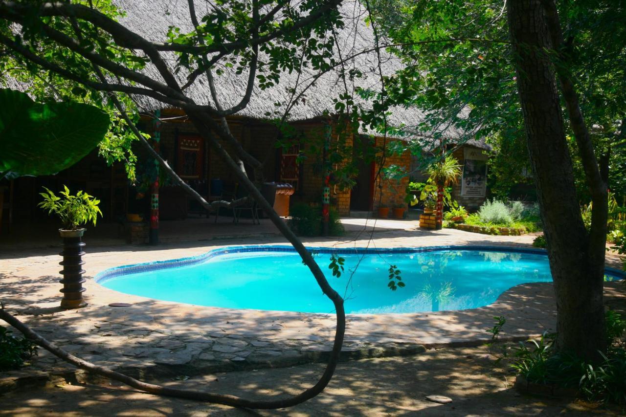 Mawuya Lodge Victoria Falls Extérieur photo