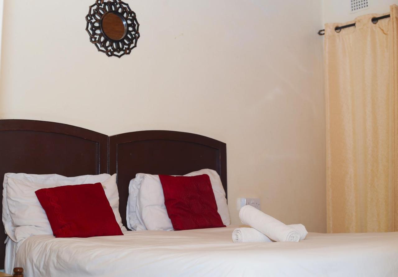 Mawuya Lodge Victoria Falls Extérieur photo