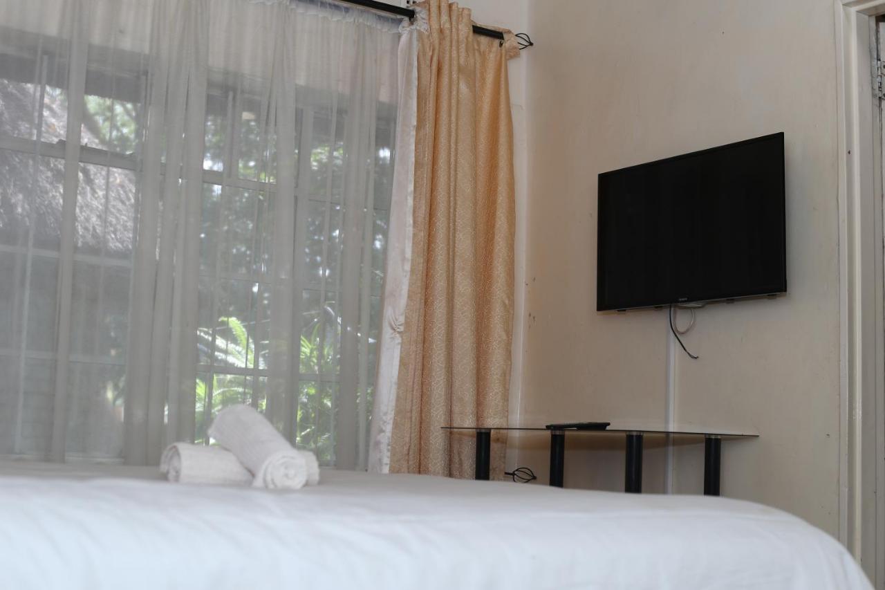 Mawuya Lodge Victoria Falls Extérieur photo