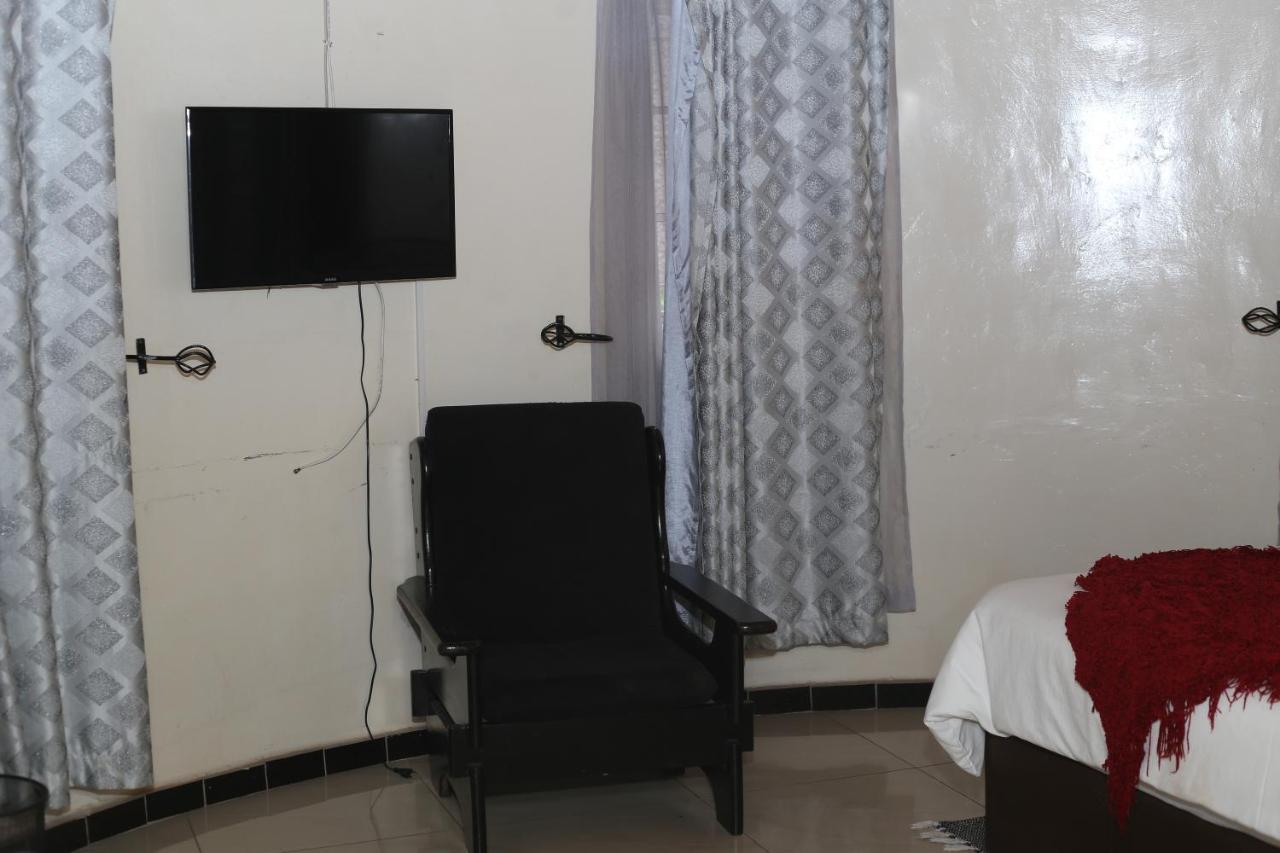 Mawuya Lodge Victoria Falls Extérieur photo