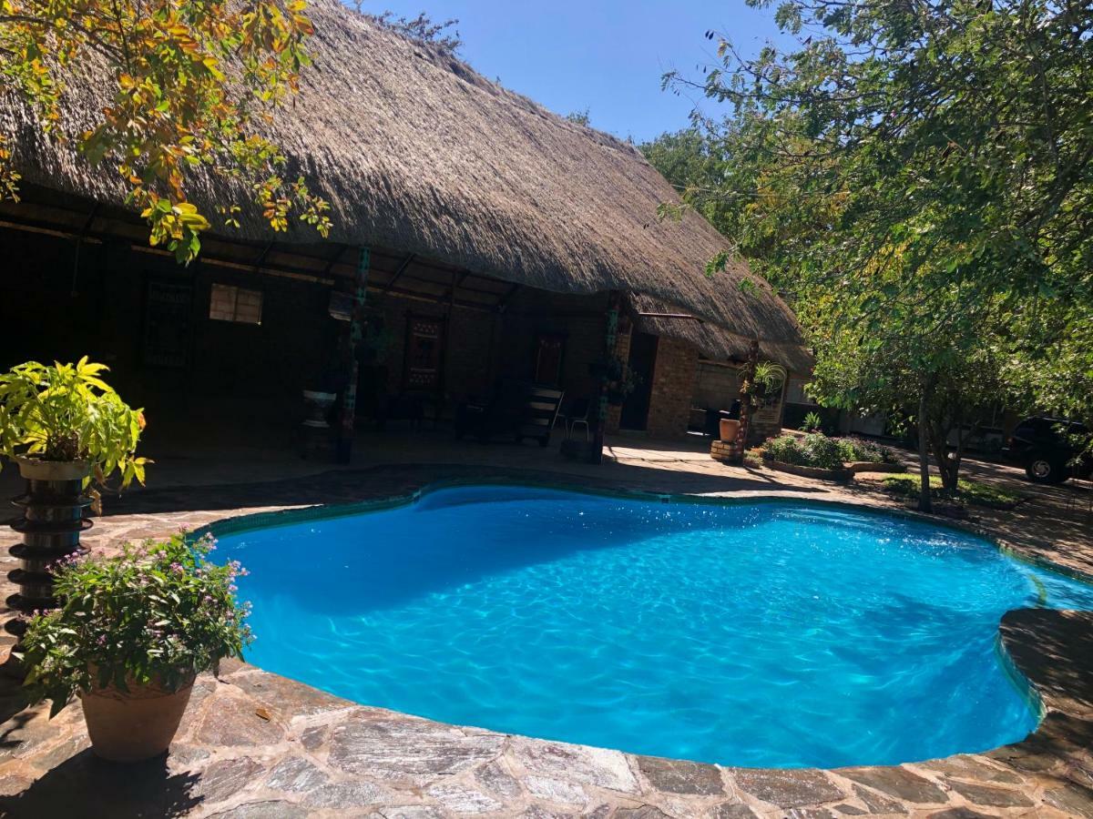 Mawuya Lodge Victoria Falls Extérieur photo
